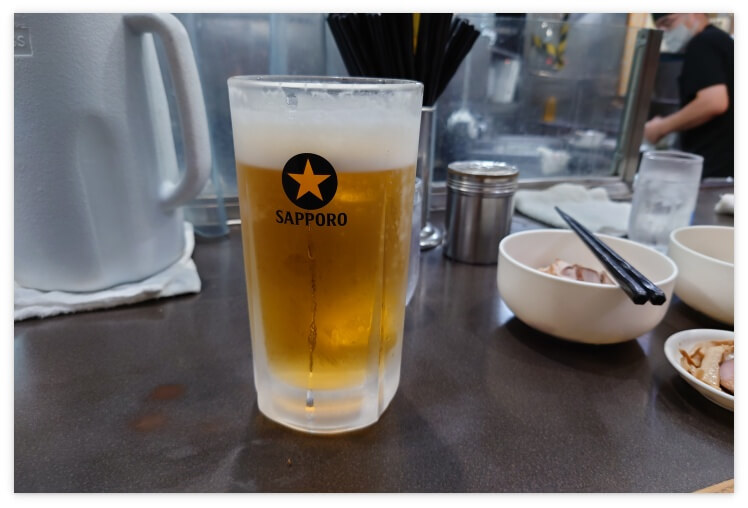 青島食堂の生ビールは大ジョッキ