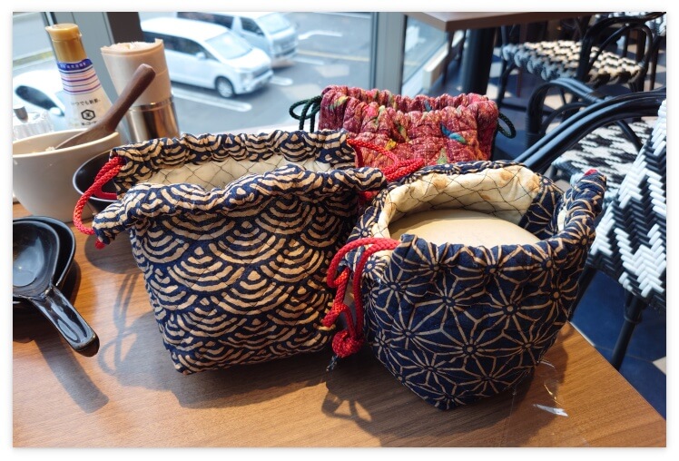 ごはんの空の容器（3つ）