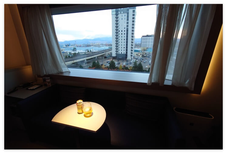 部屋から見える函館湾