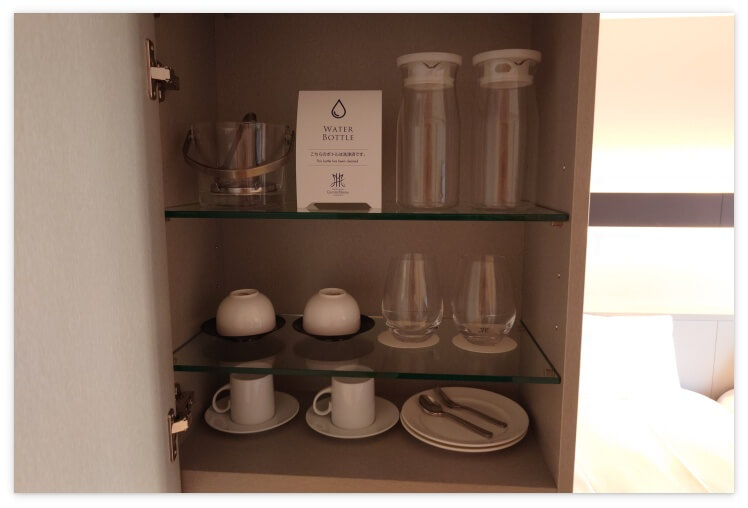 センチュリーマリーナの部屋にあったグラスやカップ、お皿など