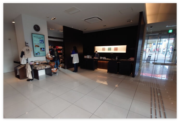 男爵倶楽部のフロント