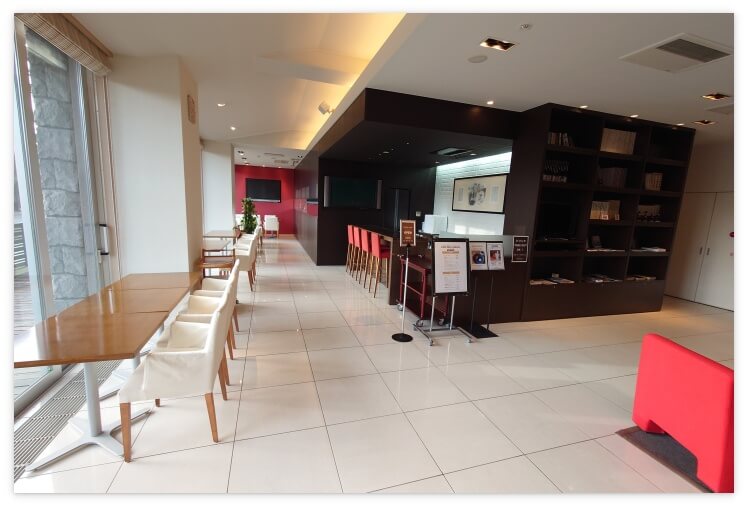 男爵倶楽部の1階にあるカフェ