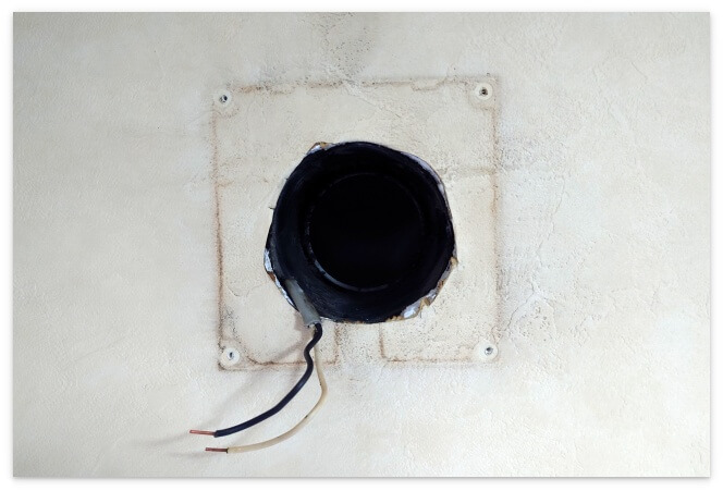 パイプの中と取り付ける部分を軽く清掃